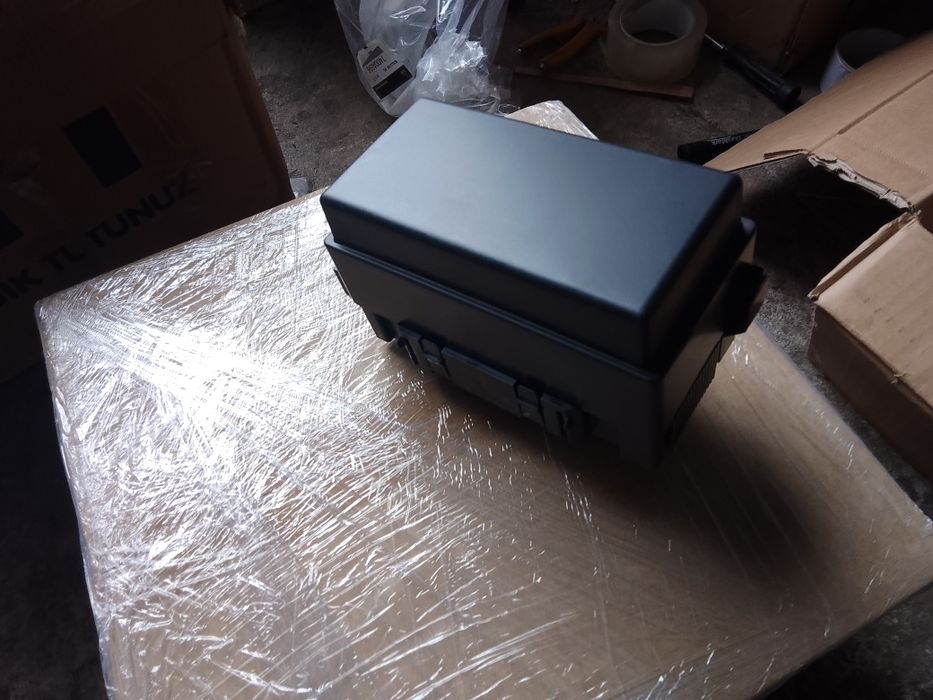 Корпус блока реле  nissan rogue t33,mitsubishi outlander 4,ariya