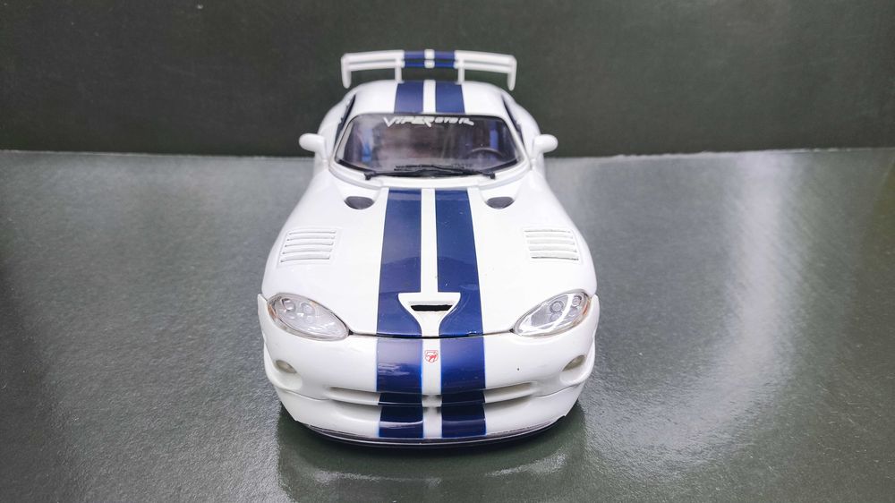 Модель 1.18 Dodge Viper GTS GT2, Maisto