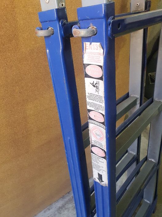 Escadote dobravel extensível profissional