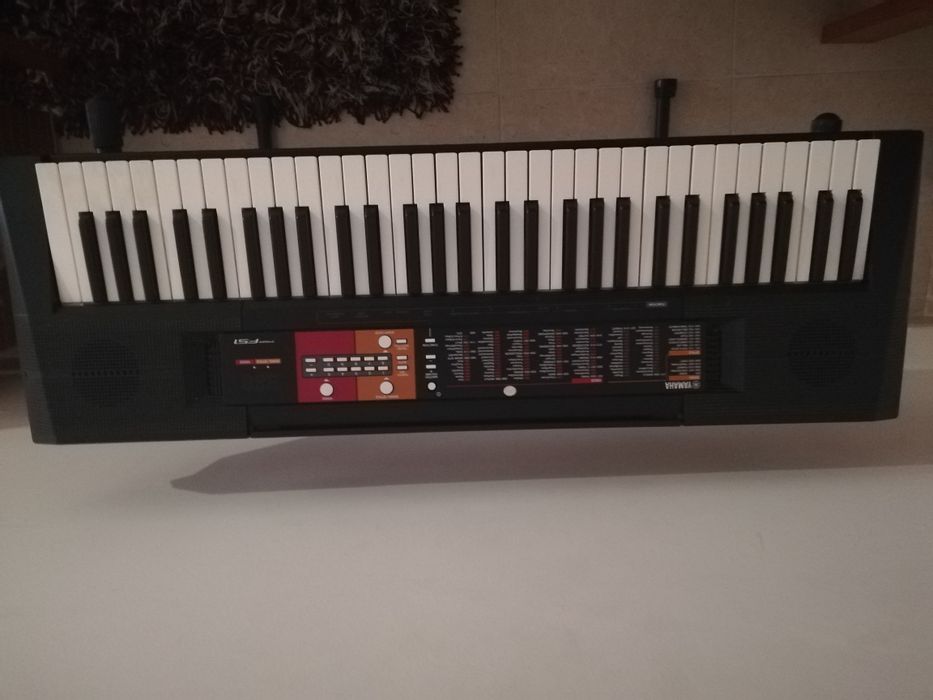Piano Digital Yamaha + suporte