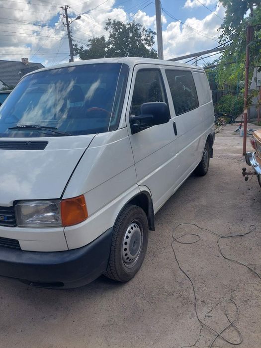 Автомобиль Volkswagen T 4