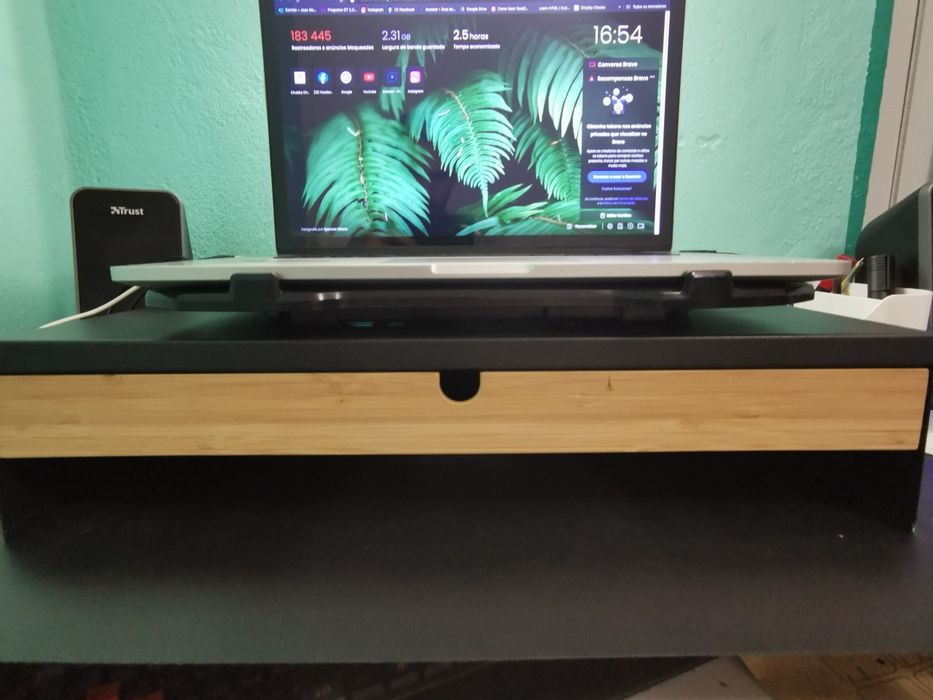 Suporte  c/gaveta para portátil ou ecrã