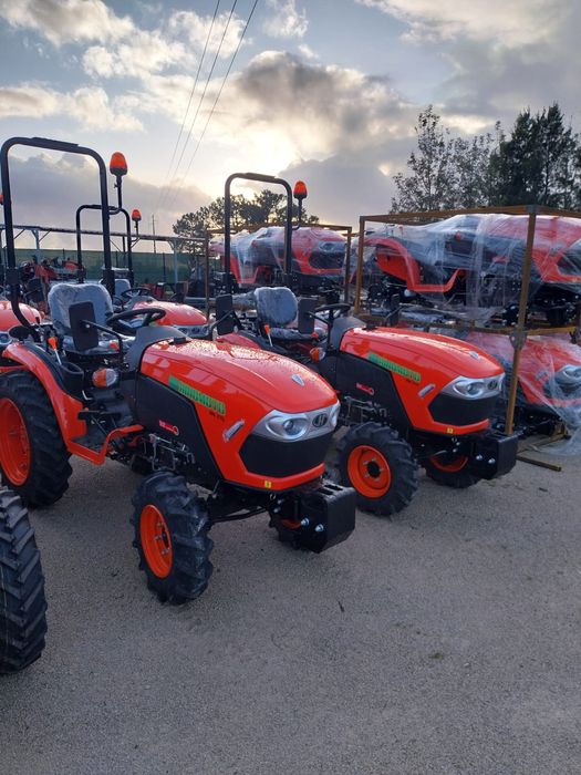 Trator Hinomoto HM 275 NOVO com matricula