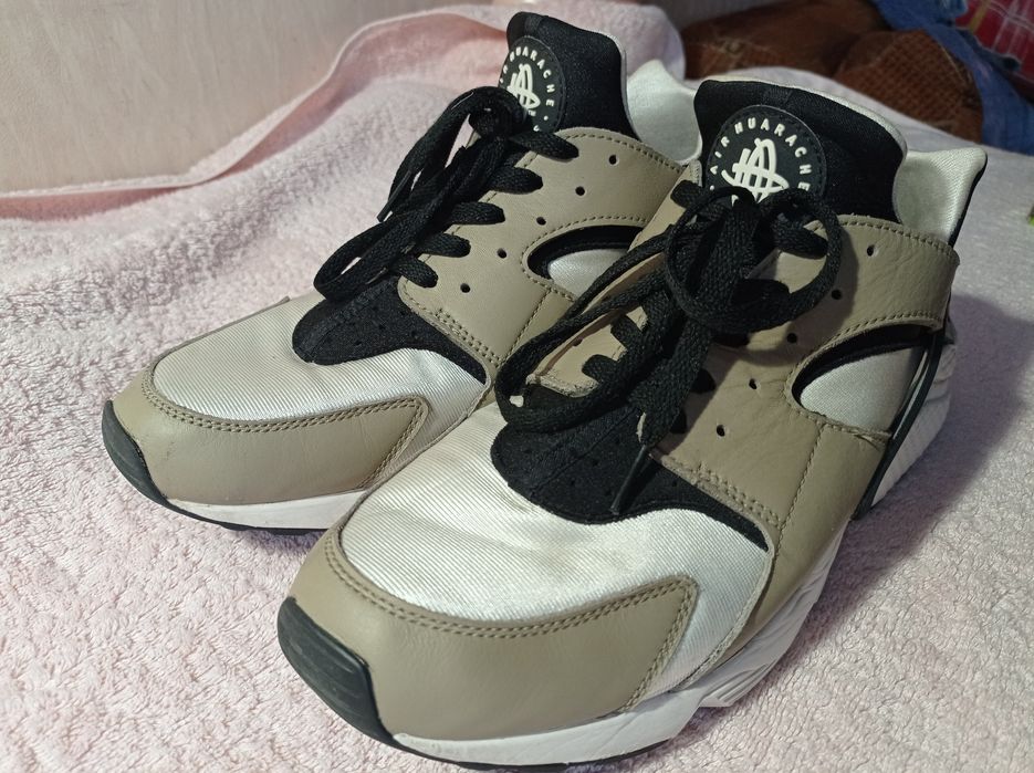 Кросівки чоловічі