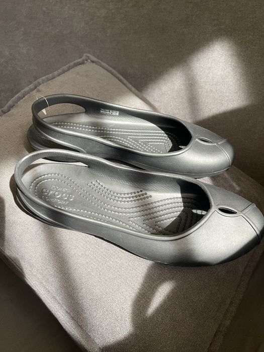 Женские балетки Crocs Olivia II W10