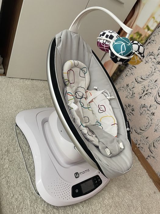 Укачивающий центр 4moms Mamaroo