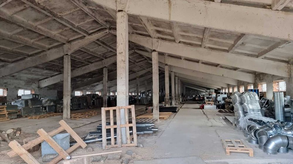 Оренда склад 1836 + 620 кв.м   с.Вікторів