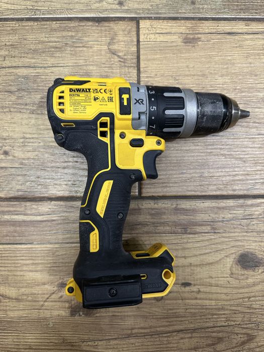Wiertarko-wkrętarka udarowa Dewalt DCD796 - 2024r.