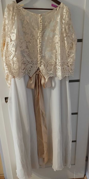 Suknia ślubna z bolerkiem