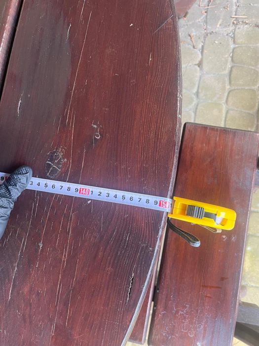 Altana ogrodowa, stół, krzesła i dodatki