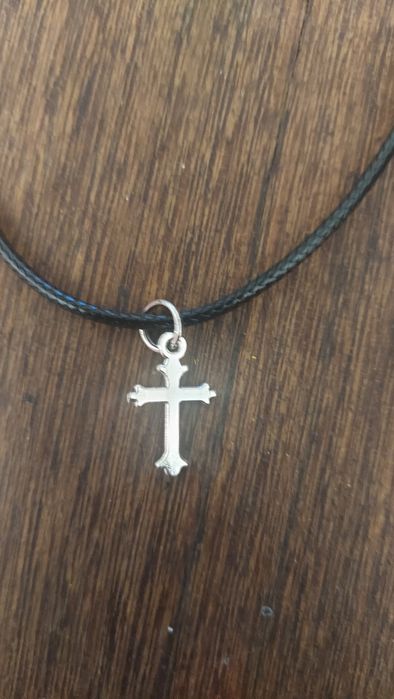 Colares OM e Flor de Lotus e crucifixo