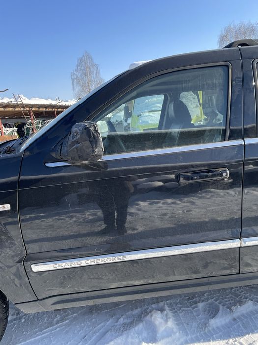 Двері передні ліві Jeep Grang Cherokee WK 2004-2010