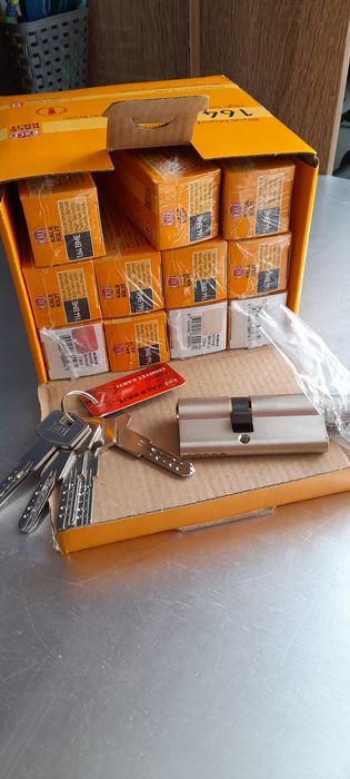 Врезные замки KALE 252RL  .секреты  ручки комплектующие