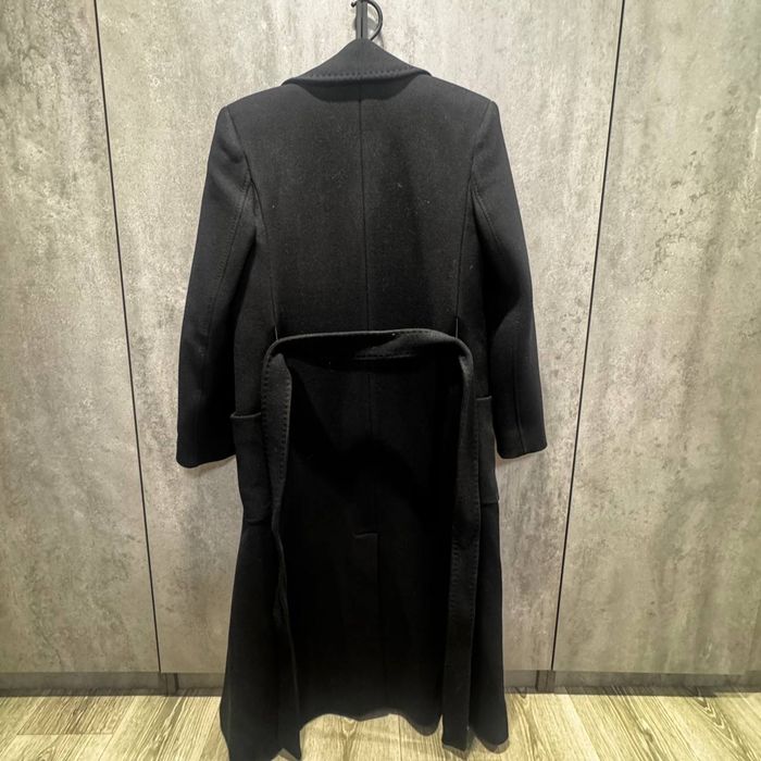 Пальто чёрного цвета  Zara