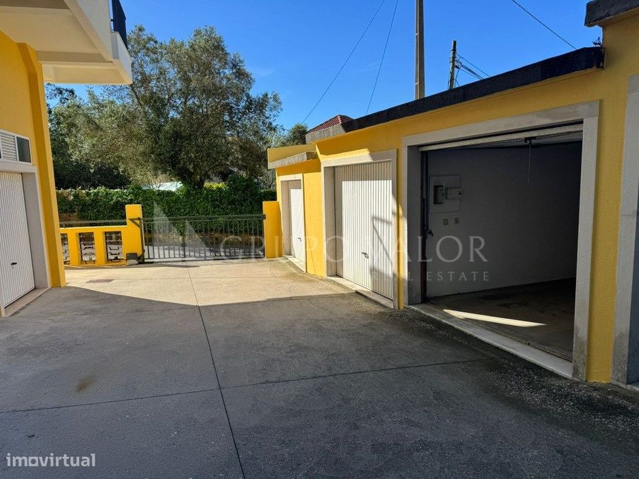 Garagem 18 m2 em Rio de Mouro