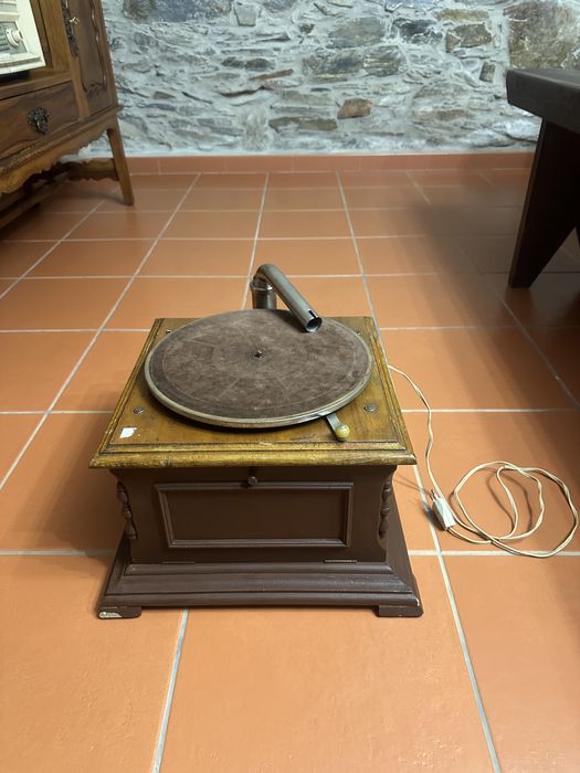 Gramofone | Grafonola | Gira discos antigo