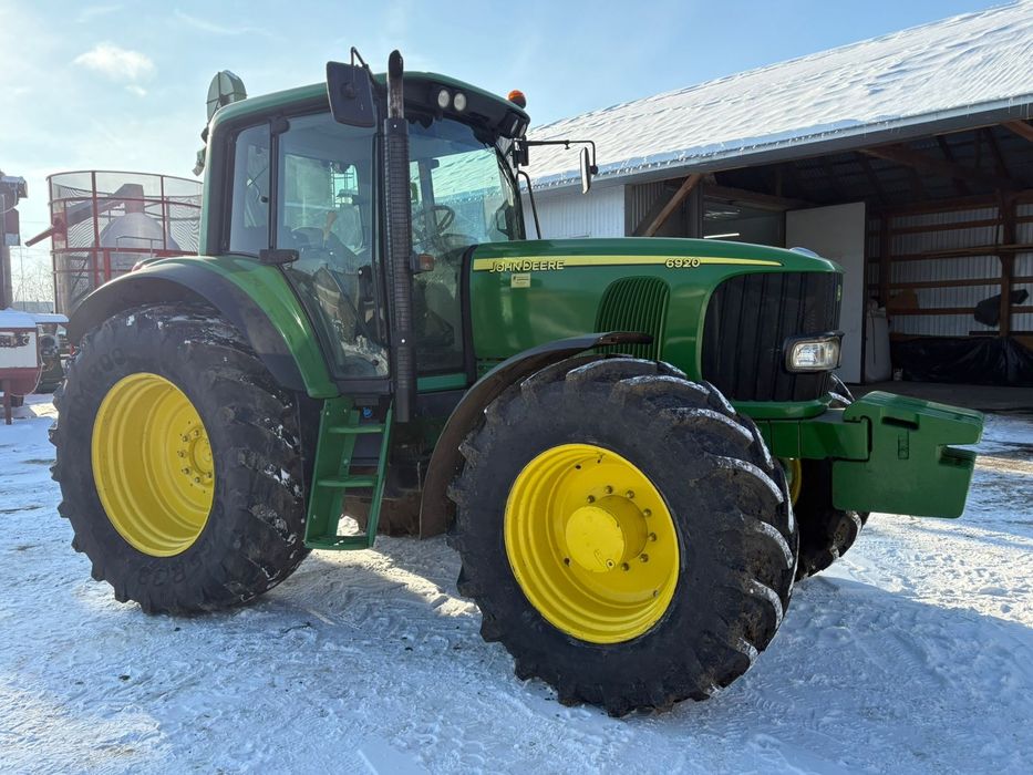 Трактор John Deere 6920
