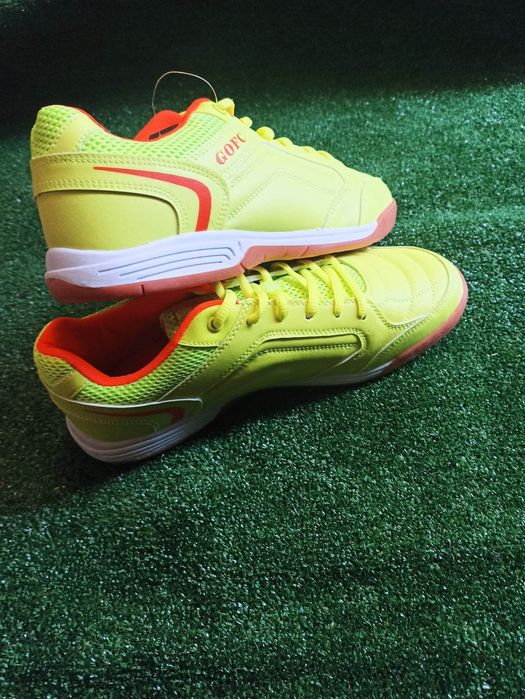 Halówki nowe GOFC żółte 44