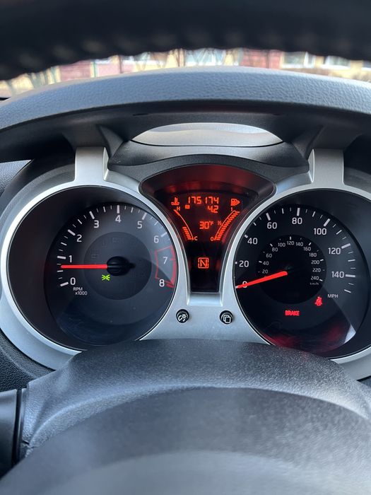 Ніссан жук 2015 gik turbo