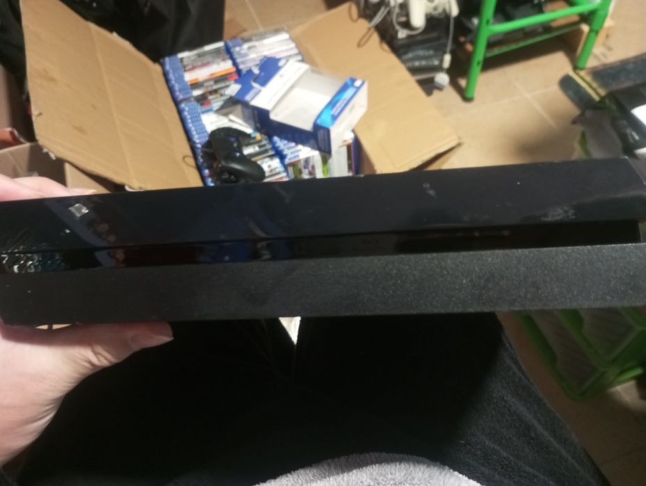 PlayStation 4 de 1Tb com comando wireless