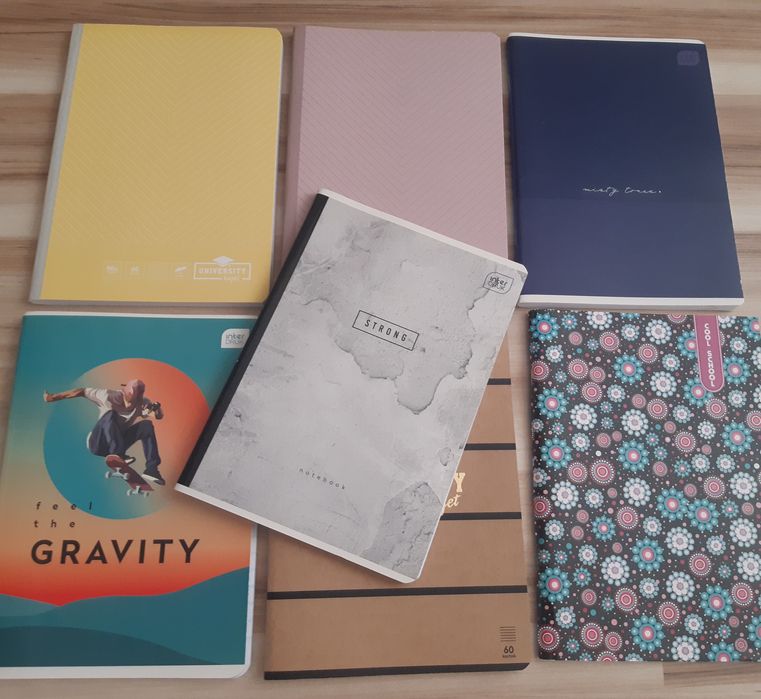 Zestaw zeszyty w linię 7 sztuk