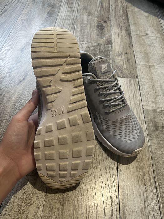Кросівки Nike air max thea