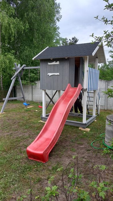 Studnia ozdobna, domki dla dzieci, huśtawki, stoły