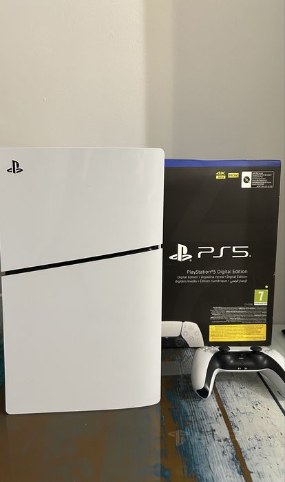 Ps5 stan idealny 1TB UFC5 FC26