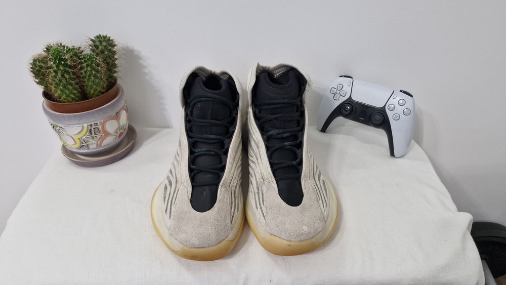 Кросівки Adidas Yeezy QNTM.Розмір 43