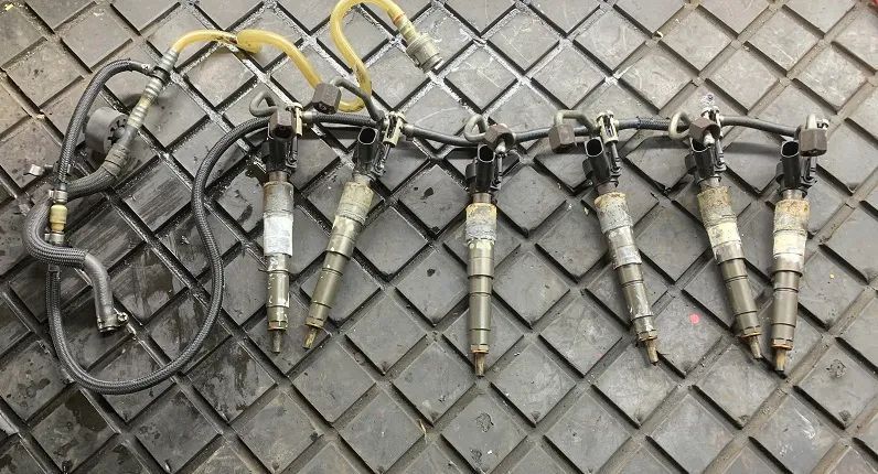 WTRYSKIWACZE KOMPLET BMW 3 E93 3.0D 0445115048