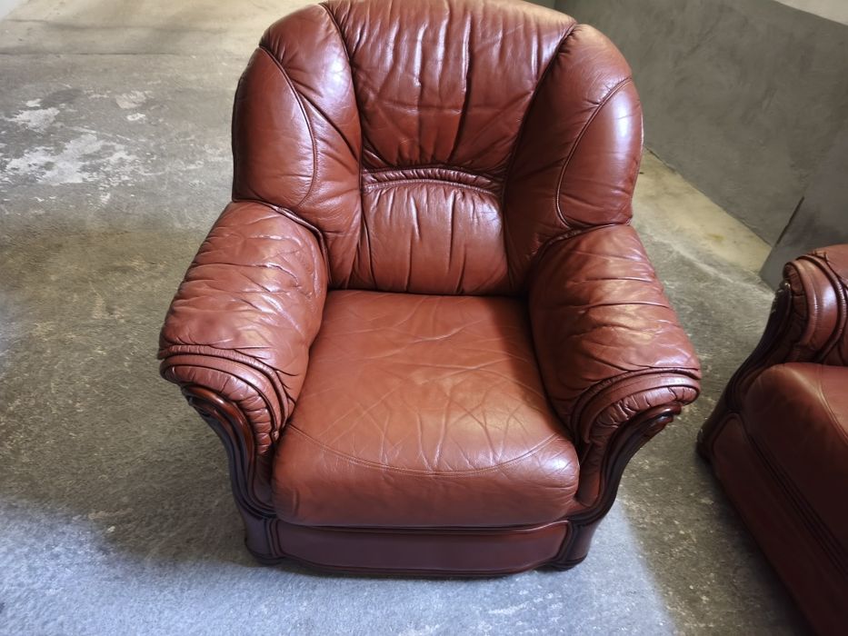 Bom dia vendo 1sofa cama e 2 sofás pequenos,, usados más em muito bom