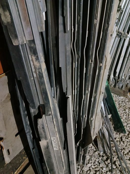 Продам накладки на пороги ауди а6с5 олроуд