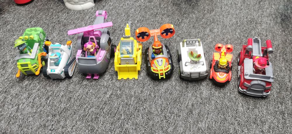 Zestaw aut psi patrol z figurkami