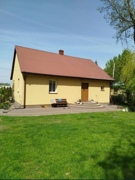 Sprzedam dom + budynki gospodarcze