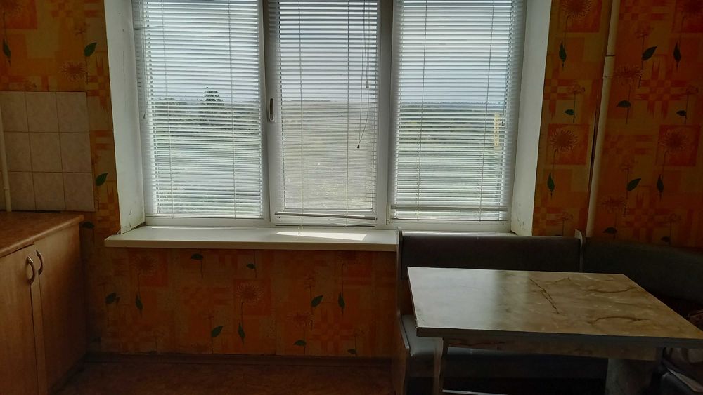 Продам 2х комнатную с большой кухней