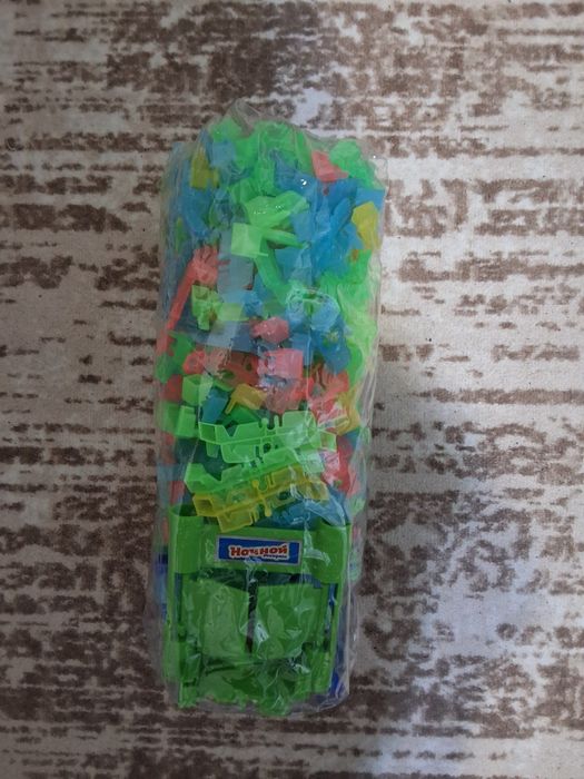 Продам гибкий трек, гоночна траса з мостом, більше  200 деталей