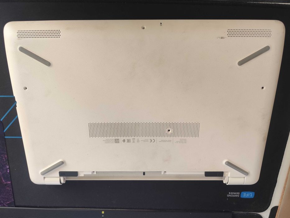 Portátil para peças - HP  15 bw015np (motherboard avariada)