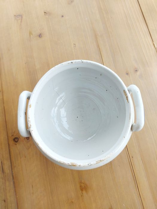 Antiga terrina do século XIX, possivelmente de Coimbra.