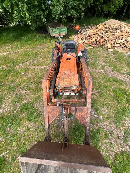 Trator kubota 25 cv pá frontal