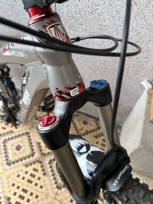 Bicicleta de enduro TREK