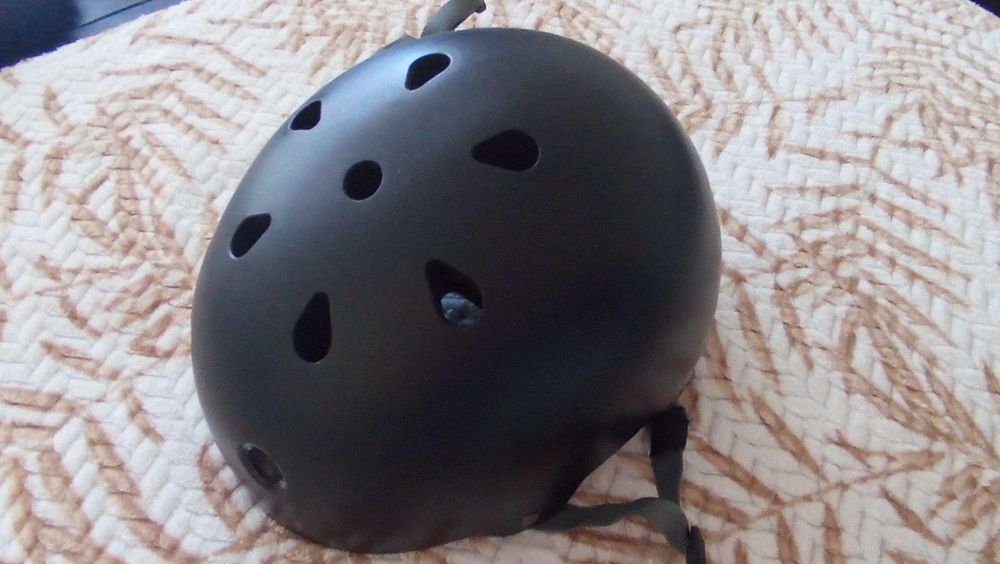 Kask młodzieżowy Oxelo Decathlon 55-58 cm czarny stan idealny