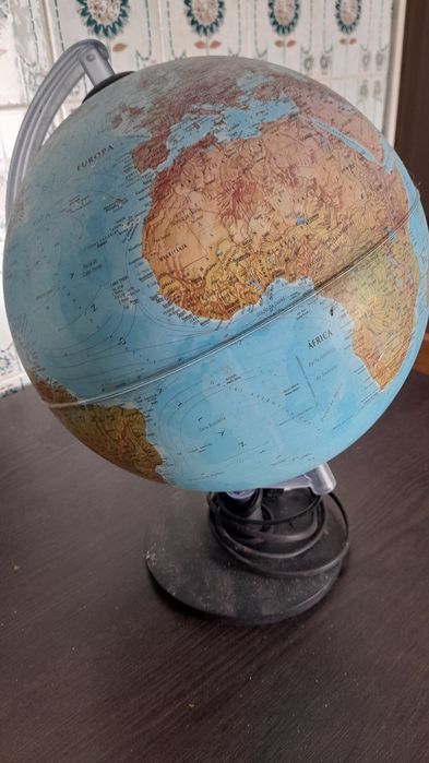 Globo,com iluminação.
