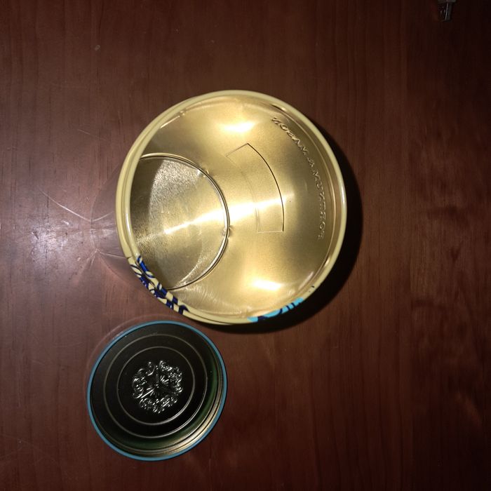 Latas decorativas ou para colecção