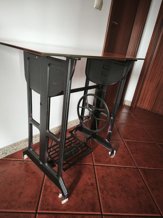 Mesa maquina de costura