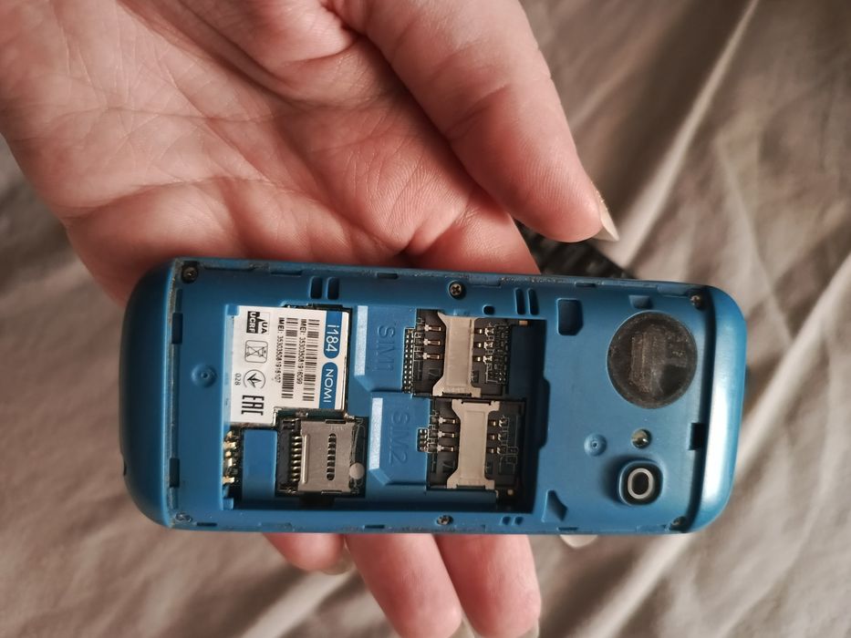 Кнопочный телефон