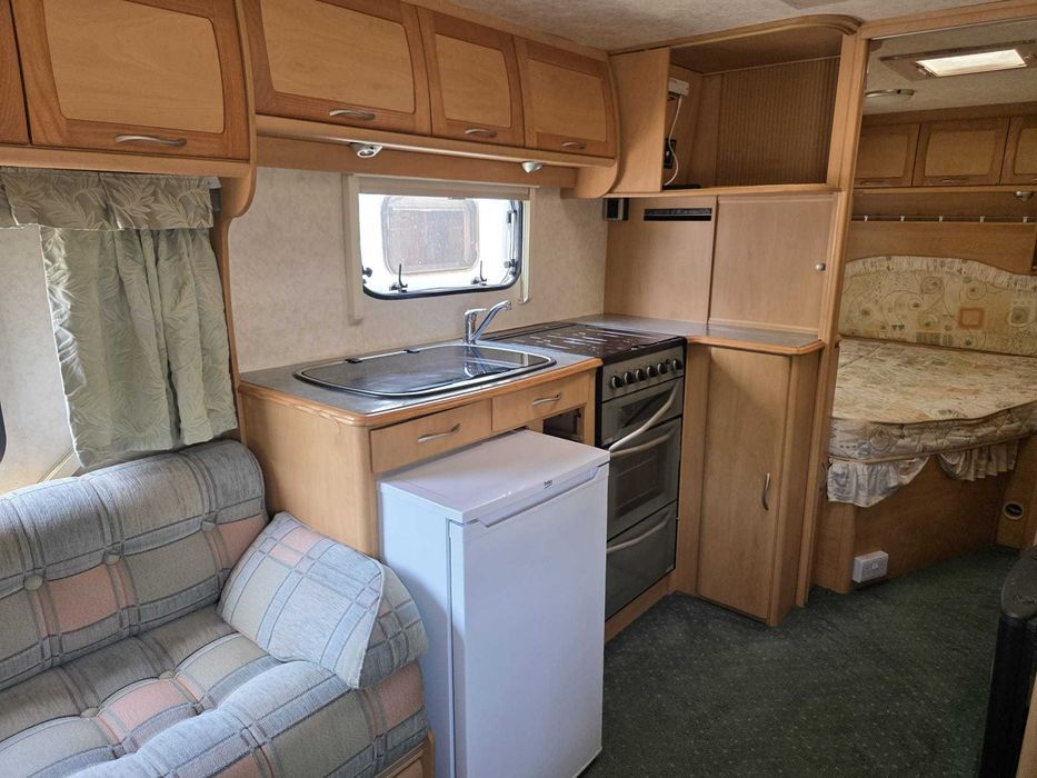 Caravana inglesa lunar lexon