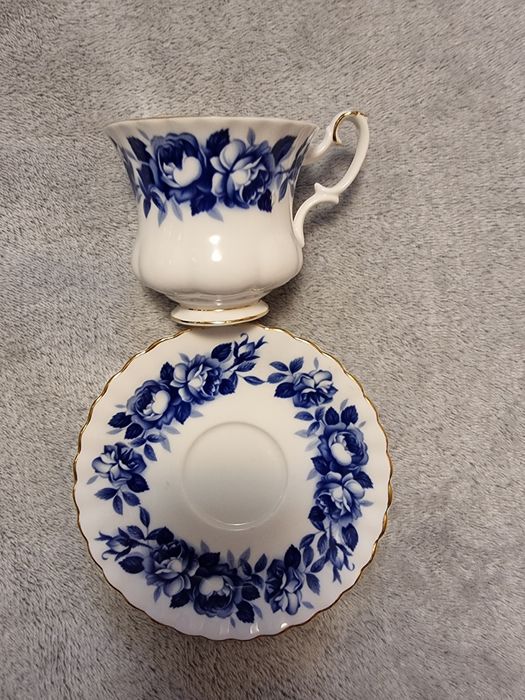 Чайна пара Royal Albert  Aristocrat