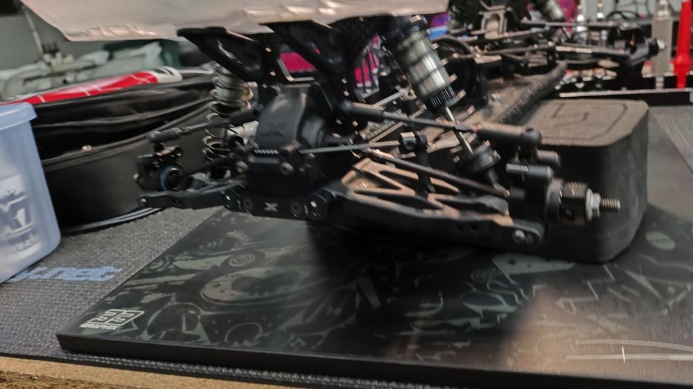 Xray XB4 24 Carpet