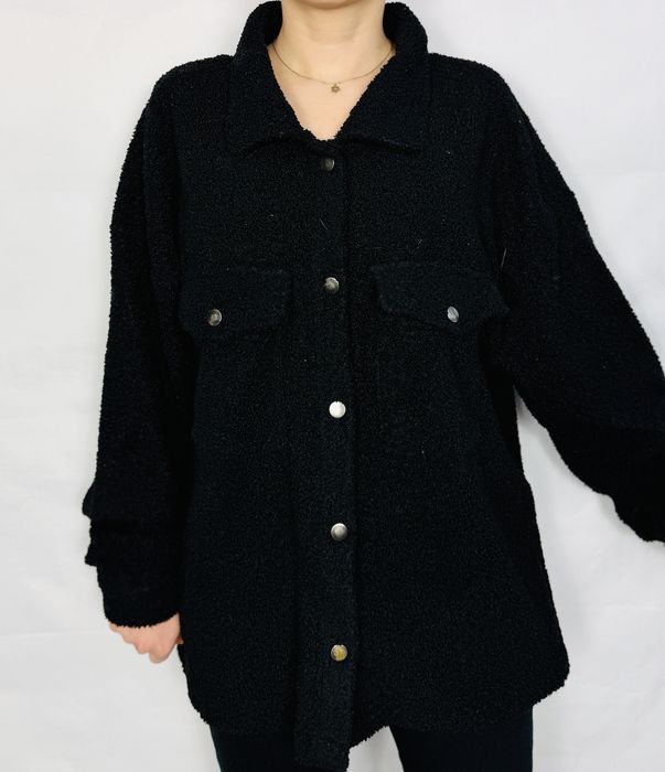 Czarna koszula boucle z kieszeniami L/XL 40/42