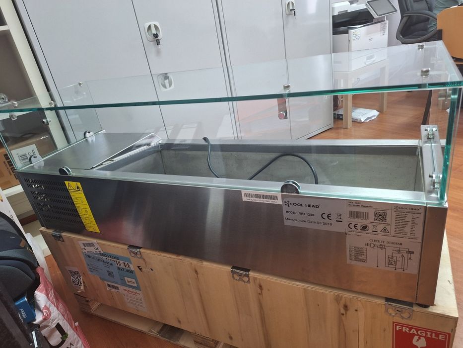 Vitrine refrigerada de bancada para ingredientes